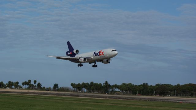 McDonnell Douglas DC-10 —