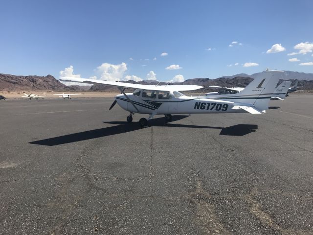 Cessna Skyhawk (N61709) - First Cross Country to KHII Lake Havasu City. Palm Springs Flying School