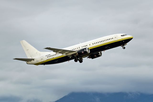 BOEING 737-400 (N853MA)