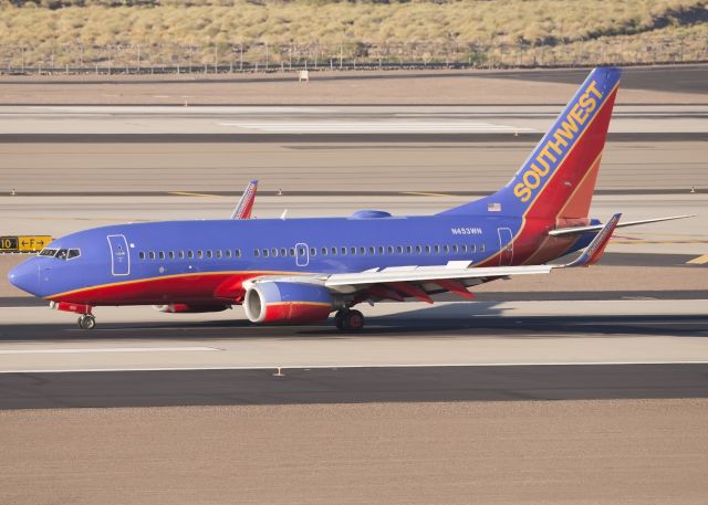 Boeing 737-700 (N453WN)