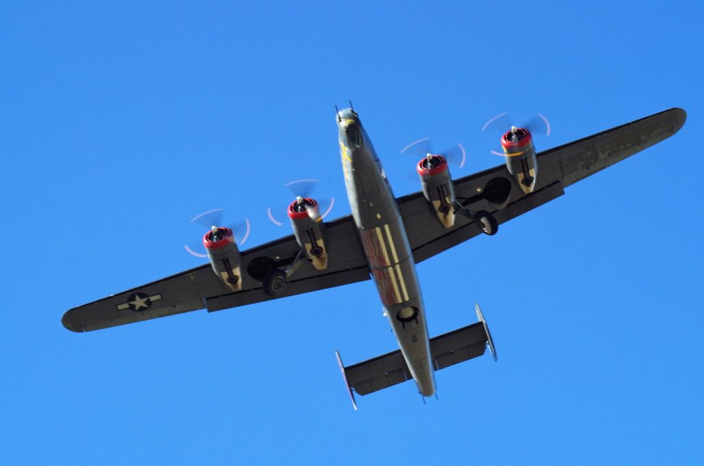 Consolidated B-24 Liberator (N224J)