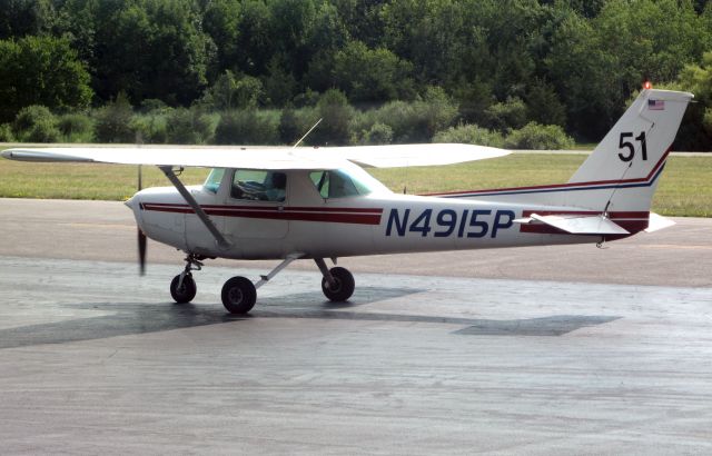 Cessna 152 (N4915P)