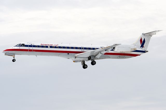 Embraer ERJ-145 (N653AE)