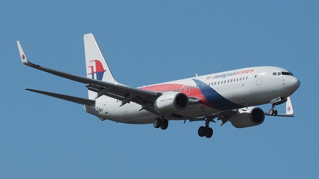 Boeing 737-800 (9M-MXK) - Boeing 737-8H6 sn 40138_4217. MAS 9M-MXK final rwy 21 YPPH 30 July 2022