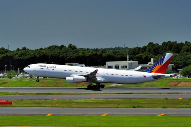 Airbus A340-300 (RP-C3432)