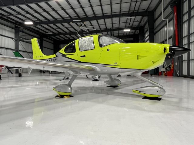 Cirrus SR22 Turbo (N255WT)