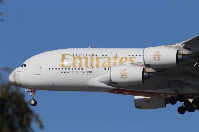 Airbus A380-800 (A6-EEO)