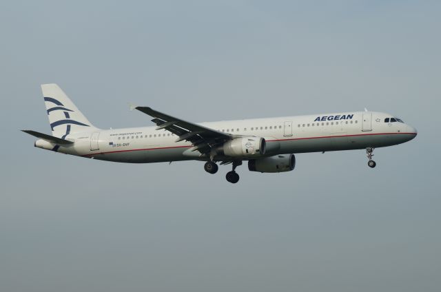 Airbus A321 (SX-DVP)