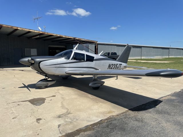 Piper Cherokee (N225JT)