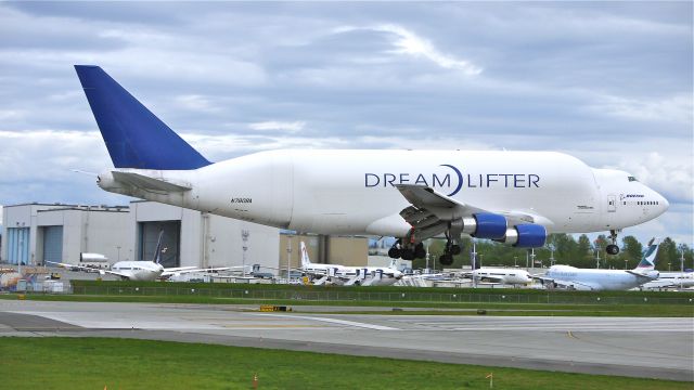 Boeing 747-400 (N780BA) - GTI4151 on short final to runway 16R and completion of a flight from RJGG/NGO on 4/27/12.