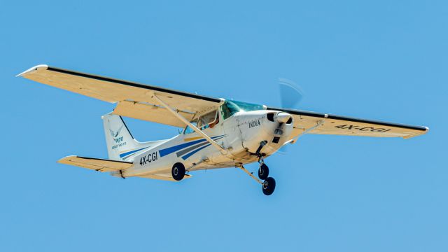 Cessna Skyhawk (4X-CGI)