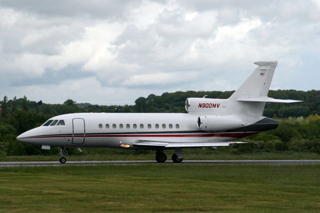 Dassault Falcon 900 (N900MV) - Departing for OMDB on 17-May-09