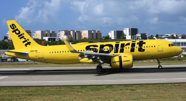 Airbus A320neo (N957NK)