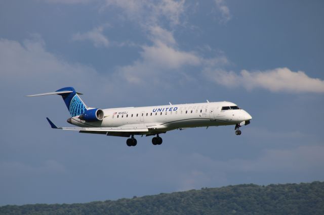 Canadair Regional Jet CRJ-700 (N545GJ) - United express (operated by gojet air) landing at KUNV