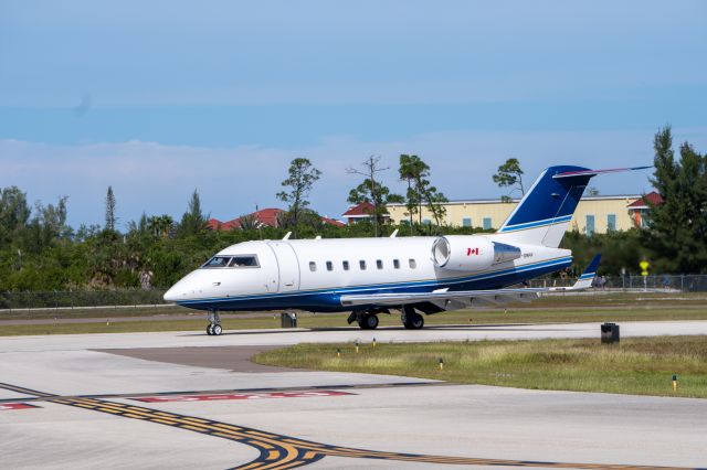 Canadair Challenger (C-GRPF)