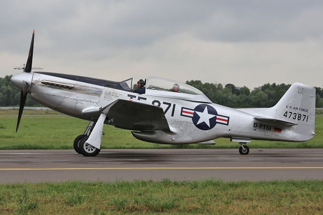 North American P-51 Mustang (D-FTSI) - Taxiing after landing.