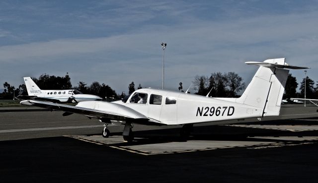 Piper PA-44 Seminole (N2967D) - Nice Airs Piper Seminole parked on the helipads preparing for start up and departure at Reid Hillview Airport