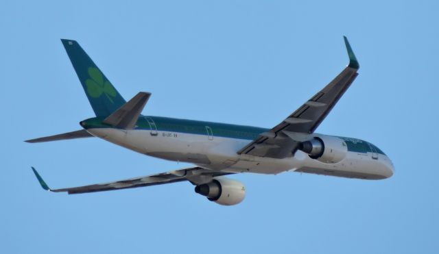 Boeing 757-200 (EI-LBS) - Approaching runway, spring 2019.