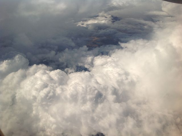 — — - Flight from Las Vegas to Chicago, Aug 1, 2012