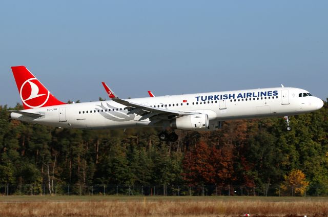 Airbus A321 (TC-JSH)