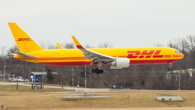 BOEING 767-300 (N284DH)