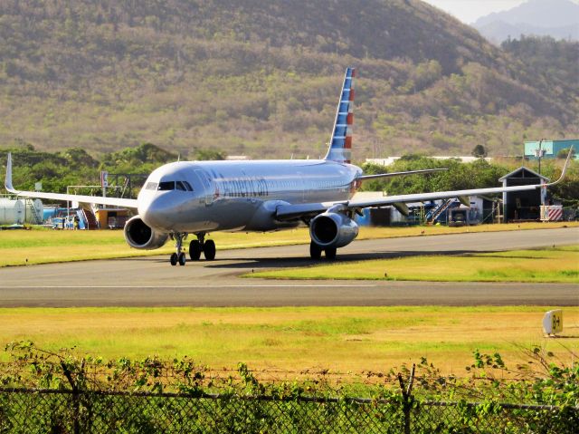 Airbus A321 (N994AN)