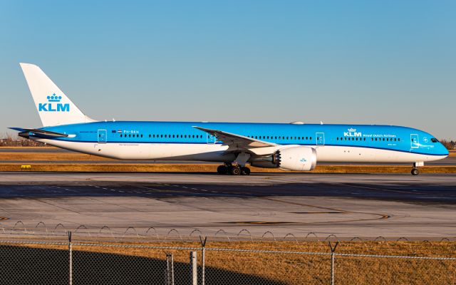 BOEING 787-10 Dreamliner (PH-BKH)