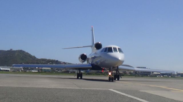 Dassault Falcon 50 (N136MV)