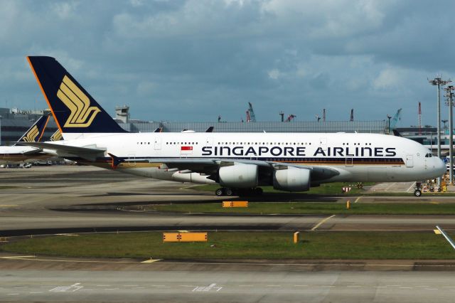 Airbus A380-800 (9V-SKM)
