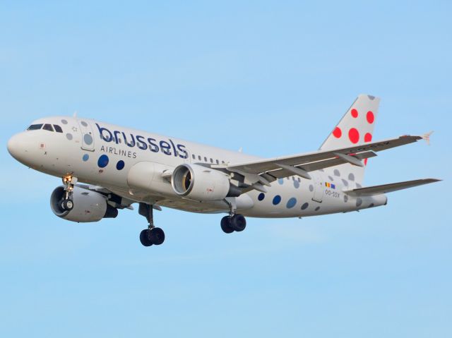 Airbus A319 (OO-SSX) - Kystvejen RWY22L