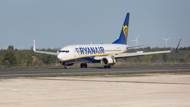 Boeing 737-700 (EI-EFJ)