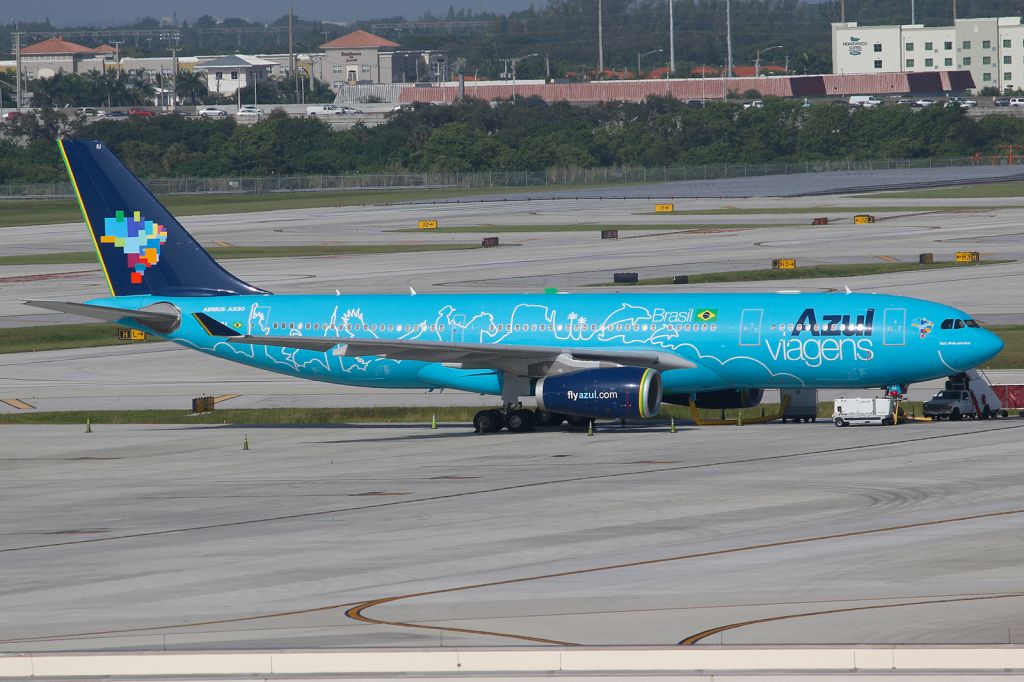 Airbus A330-200 (PR-AIU)