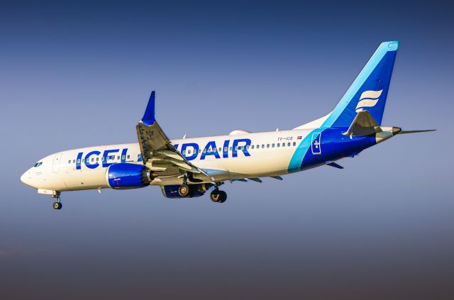 Boeing 737-700 (TF-ICE)