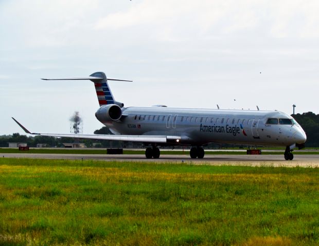 Canadair Regional Jet CRJ-900 (N556NN)