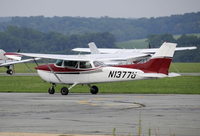 Cessna Skyhawk (N1377U) - Seen at KFDK on 8/8/2009      a href=http://discussions.flightaware.com/profile.php?mode=viewprofile&u=269247  Profile/a   .