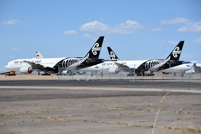 BOEING 777-200LR (ZK-OKD) - along with sister ship of ZK-OKE. 04-01-22