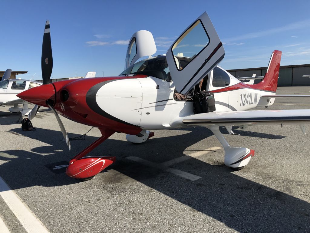 Cirrus SR22 Turbo (N241LM)