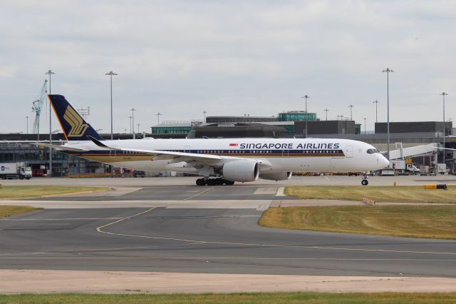Airbus A350-900 (9V-SMU) - Singapore Airlines (SQ) 9V-SMU  A350-941  [cn186]br /Manchester (MAN).  Singapore Airlines flight SQ52 taxis from the gate for departure to Houston George Bush (IAH). In 2016, Manchester replaced Moscow as the interim stop on the Singapore Changi (SIN) to Houston (IAH) route.br /Taken from AVP Airport Viewing Parkbr /br /2018 08 04br /a rel=nofollow href=http://alphayankee.smugmug.com/Airlines-and-Airliners-Portfolio/Airlines/Asia-Pacific-Airlines/Singapore-Airlines-SQ/https://alphayankee.smugmug.com/Airlines-and-Airliners-Portfolio/Airlines/Asia-Pacific-Airlines/Singapore-Airlines-SQ//a