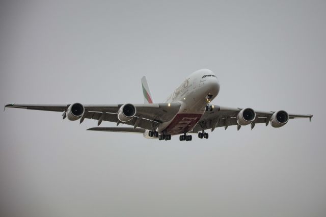 Airbus A380-800 (A6-EUH)