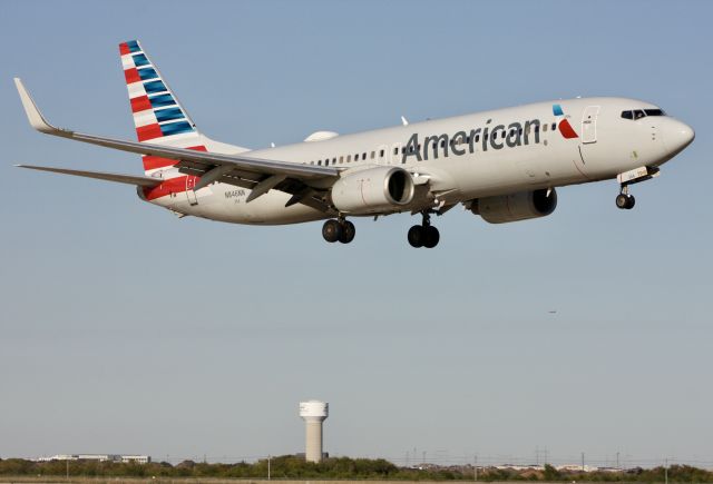 Boeing 737-800 (N846NN)