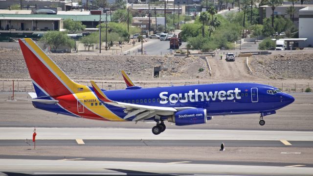 Boeing 737-700 (N735SA) - Southwest on arrival for runway 25R at Phoenix Sky Harbor International Airport, Arizona