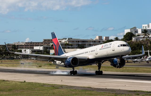 Boeing 757-200 (N547US)