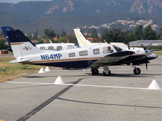 Beechcraft Premier 1 (N64MP) - Cannes Airshow - 12 juin 2014