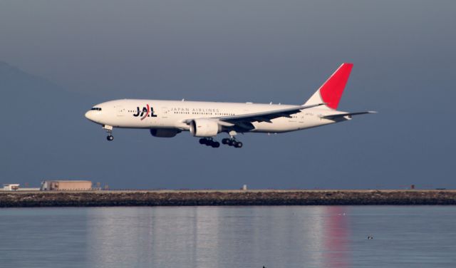 Boeing 777 (JA710J)