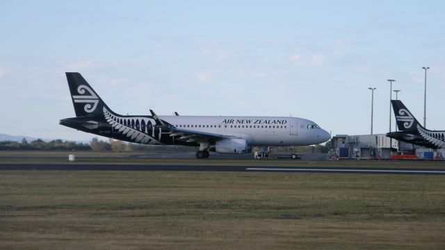 Airbus A320 (ZK-OXF)