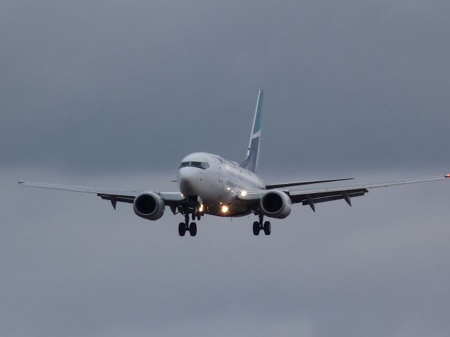 BOEING 737-600 —