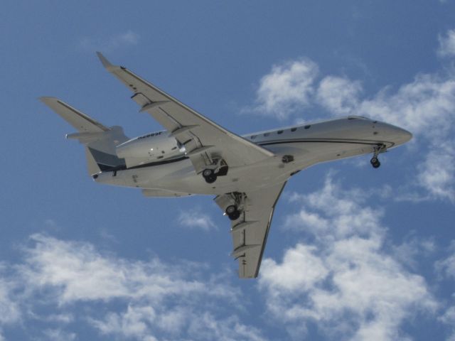 Embraer Legacy 550 (N288SF)