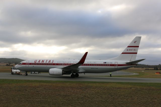 Boeing 737-800 (VH-VXQ) - Retro roo at the canberra airport open day 03/04/2016