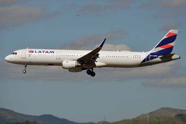 Airbus A321 (PT-XPC)