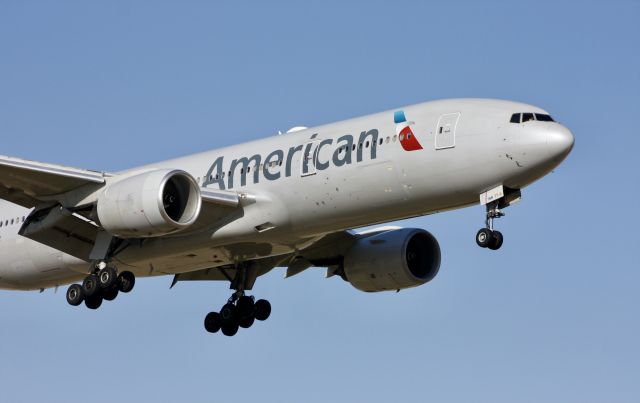 Boeing 777-200 (N793AN)